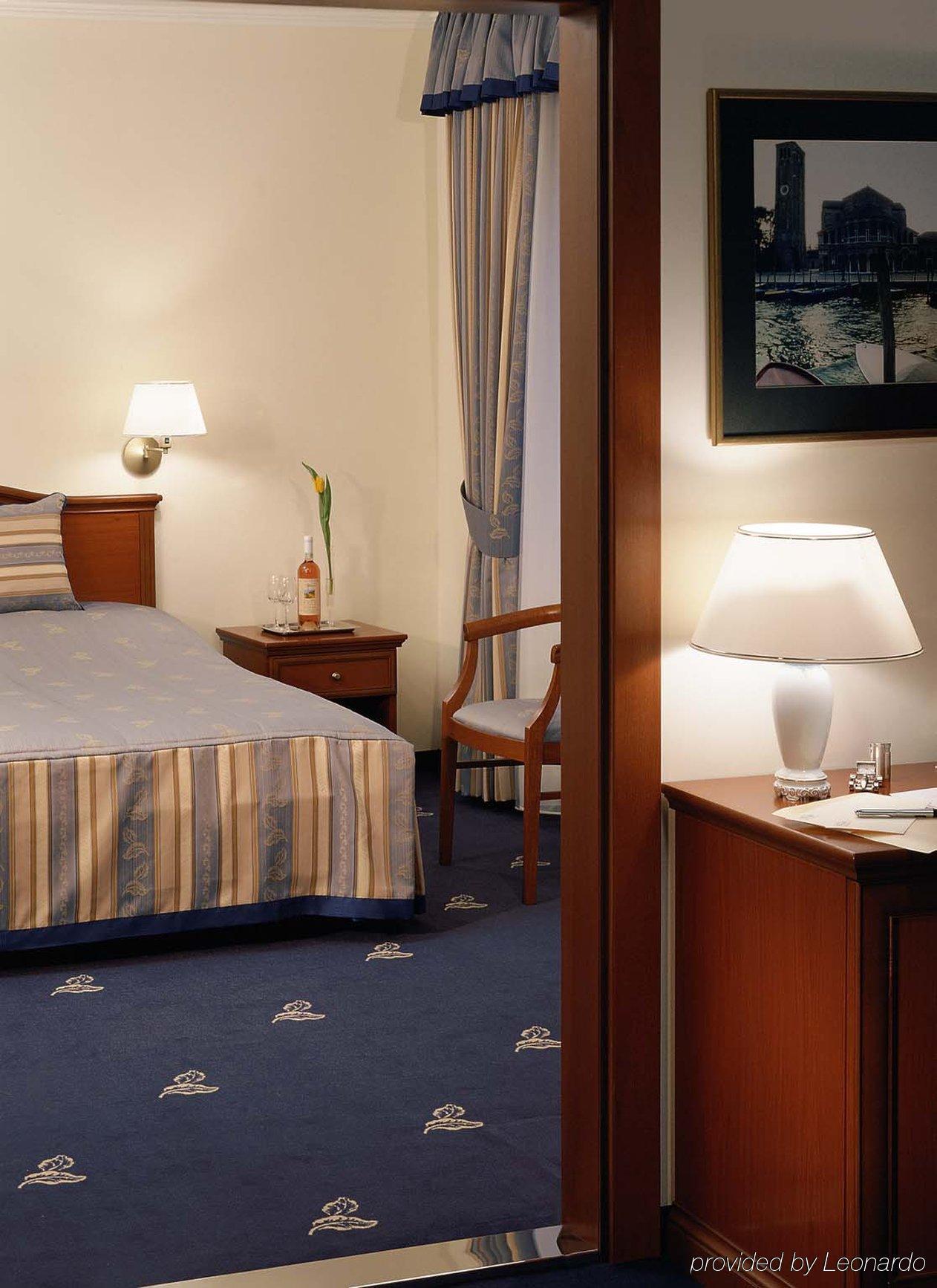 Hotel Kalvaria Superior Győr Zimmer foto