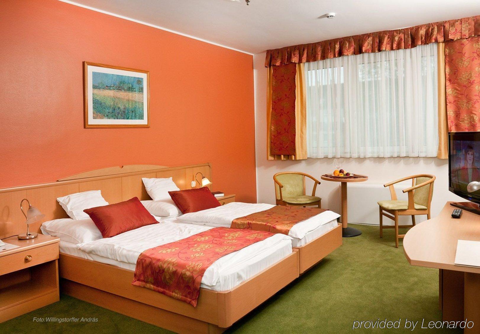 Hotel Kalvaria Superior Győr Exterior foto