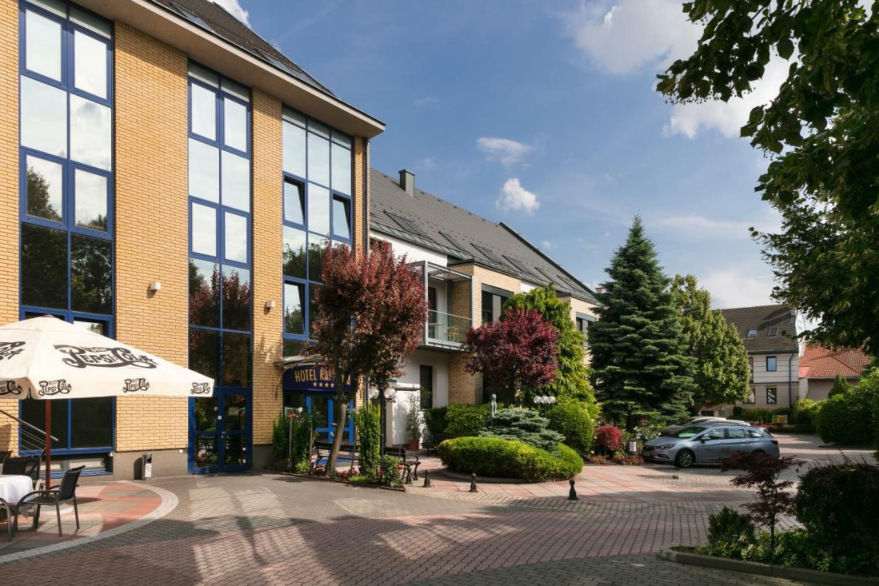 Hotel Kalvaria Superior Győr Exterior foto